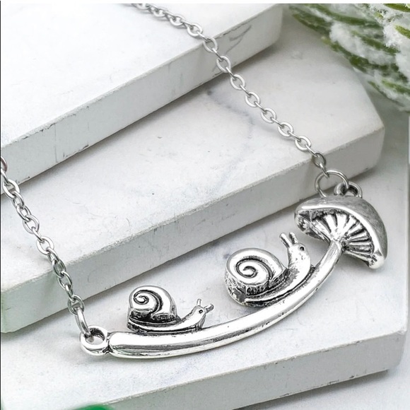 NEW Vintage Mushroom Snail Necklace - Picture 4 of 5